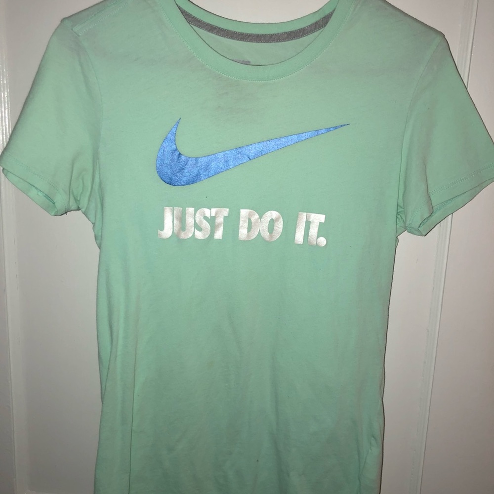 nike mint tee